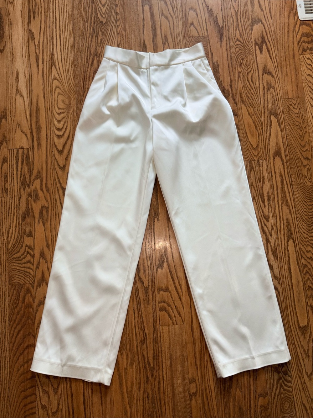 NWT ZARA Cream Satin Wide Leg Pleated Trousers Size Medium
